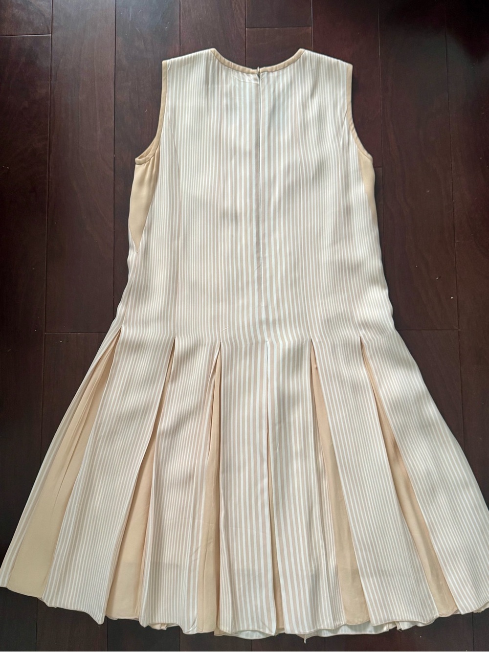 Marc Jacobs Designer Pleated Sleeveless Dress - Size 4 - Picture 2 of 5